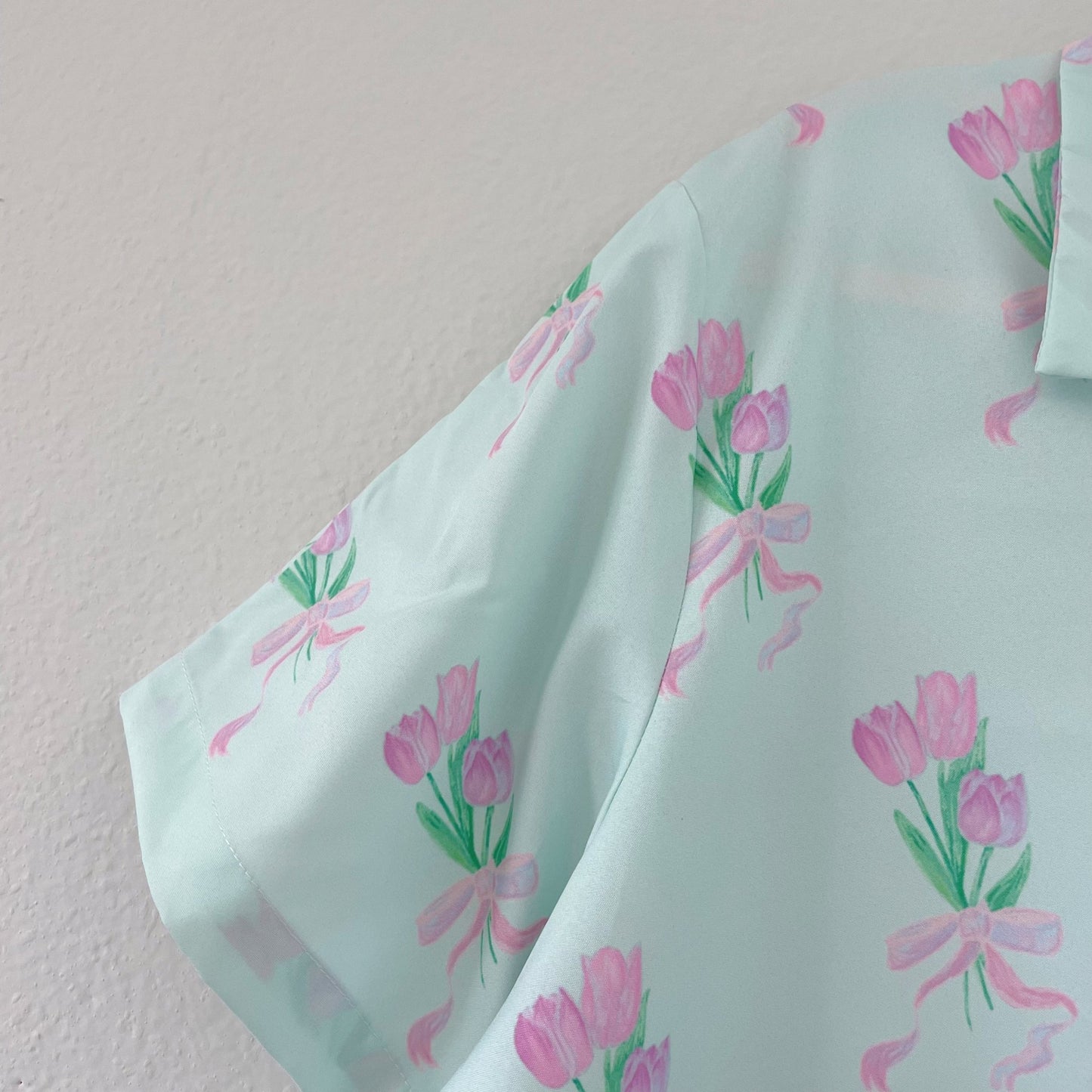 Tulip Dream, Short Sleeves Light Weight Shirt. - strawberryinmint